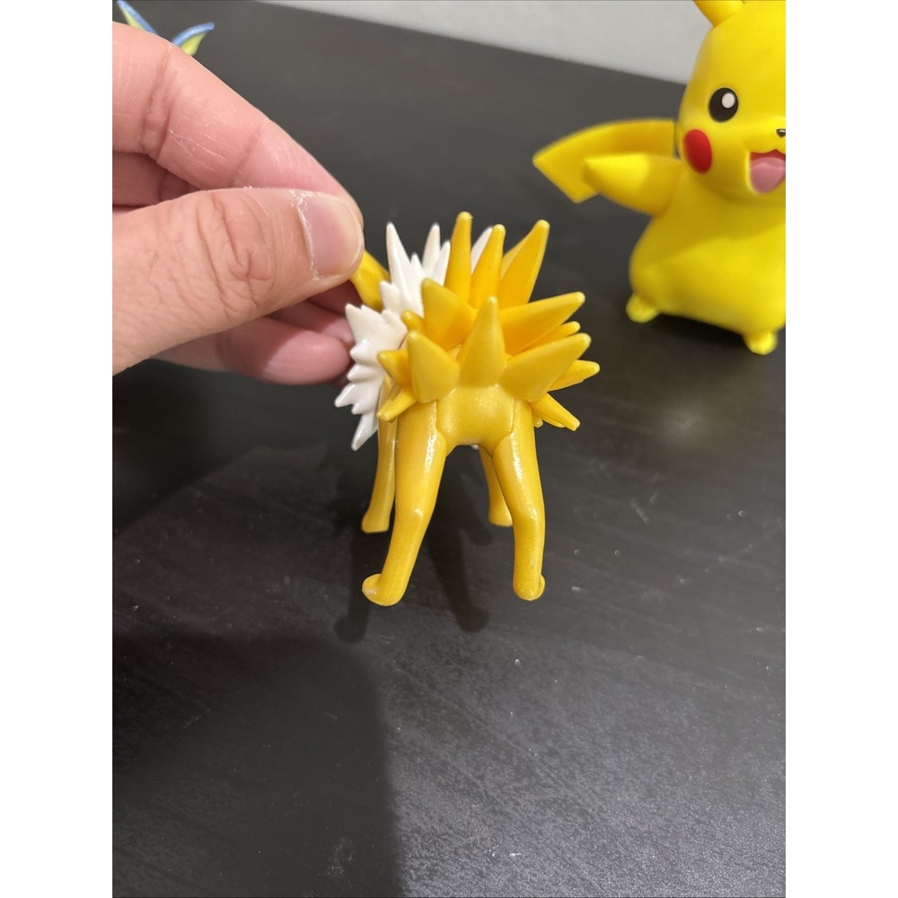 Pokemon Kanto Eeveelutions Vaporeon Jolteon Flareon Pikachu Figure Toys WCT 2019 - Picture 8 of 11